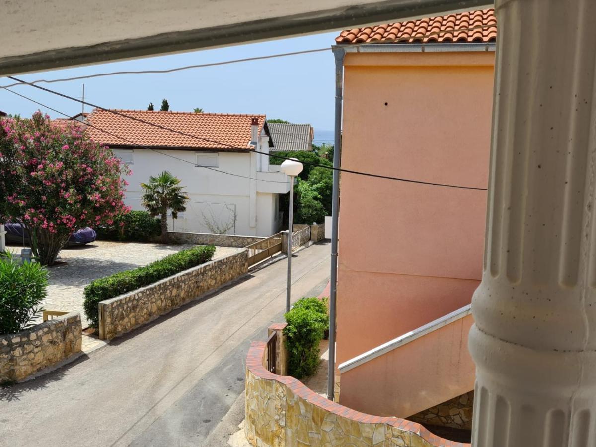 Apartments Tuka Near The Beach Vir Exterior photo