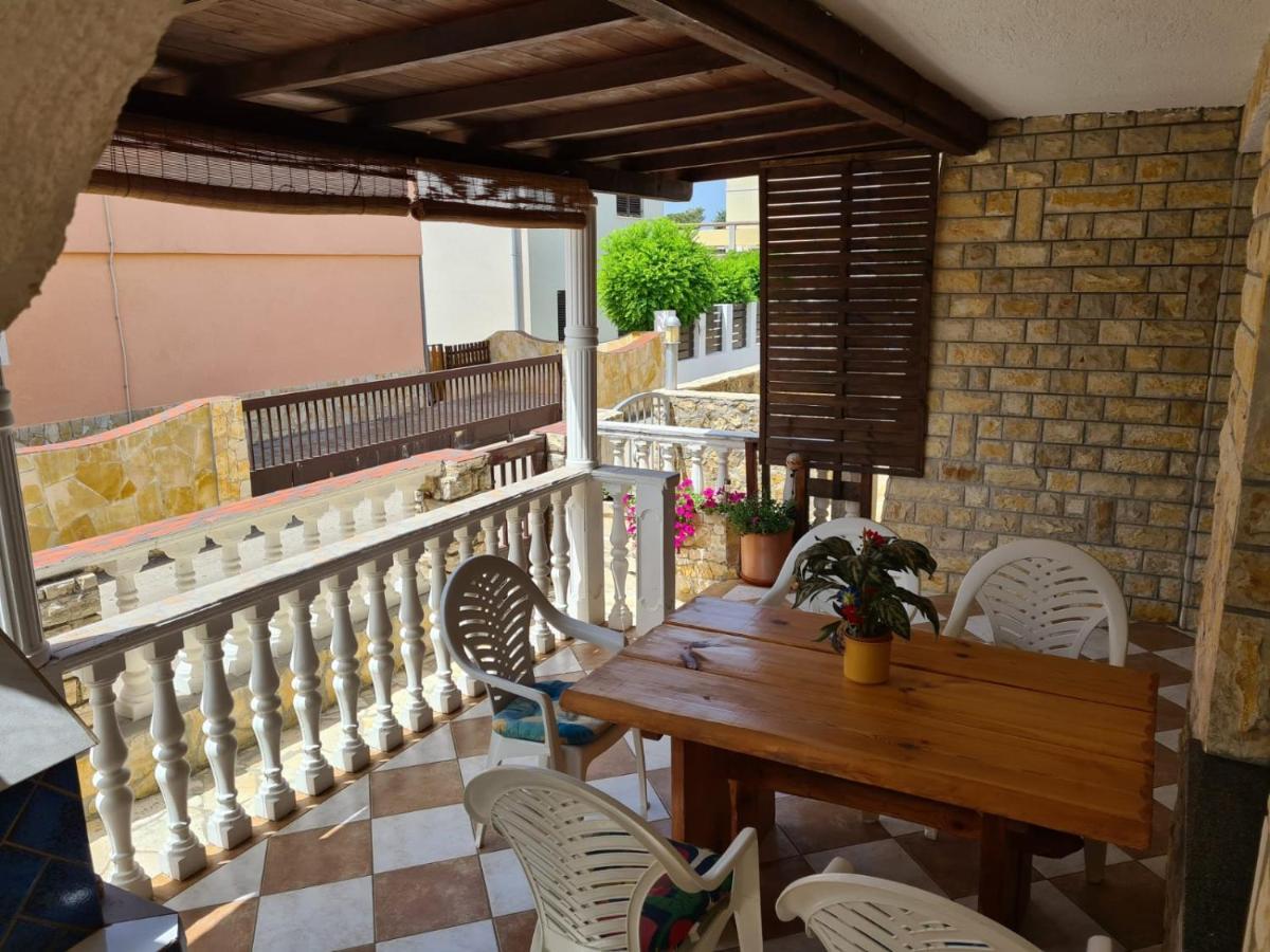 Apartments Tuka Near The Beach Vir Exterior photo